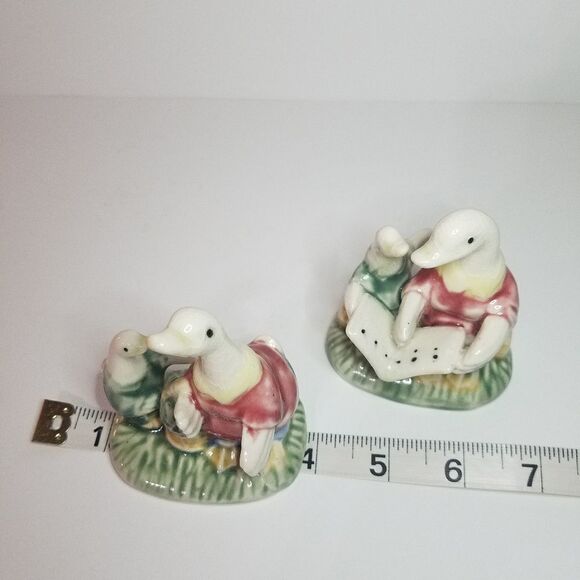 Beautiful Vintage Geese Figurine Set - Picture 6 of 8